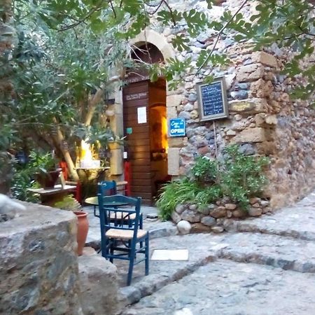 Byron'S Sea View Hotel Monemvasía Екстериор снимка