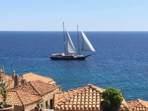 Byron'S Sea View Hotel Monemvasía Екстериор снимка