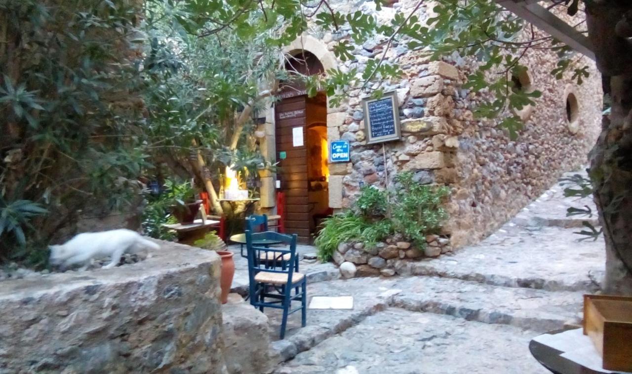 Byron'S Sea View Hotel Monemvasía Екстериор снимка