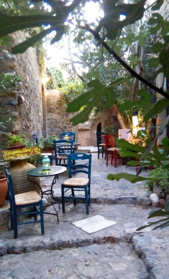 Byron'S Sea View Hotel Monemvasía Екстериор снимка